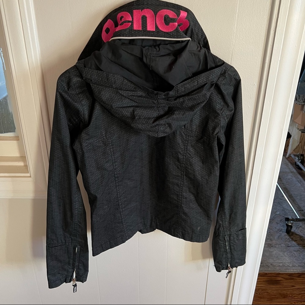 Bench Jacket - Picture 4 of 6